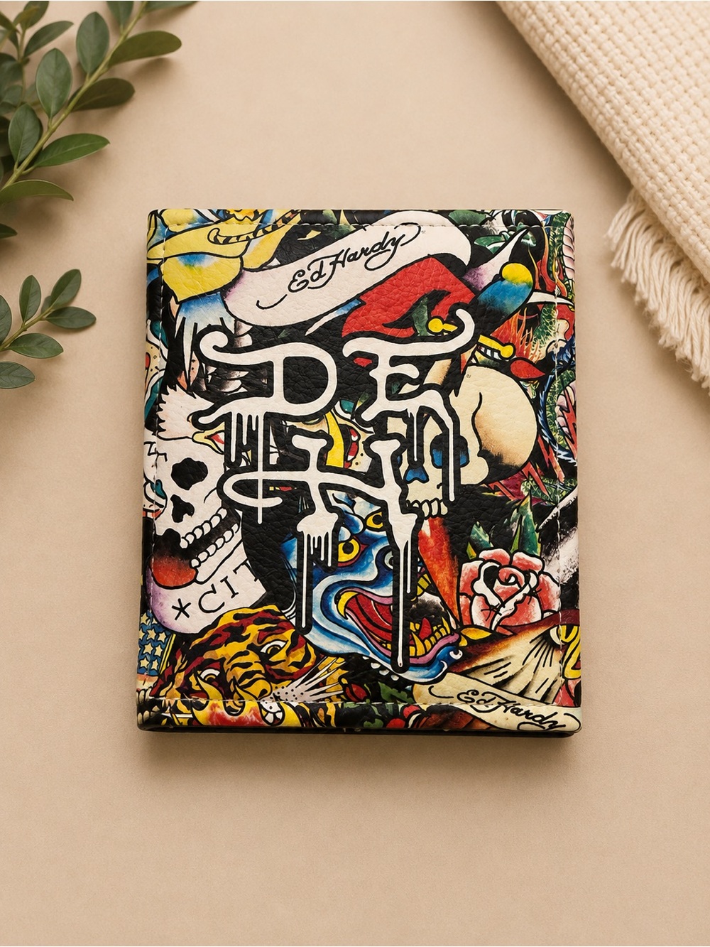 Ed Hardy Black Bifold Wallet with Branded Plaque & Gift Box - Picture 2 of 3